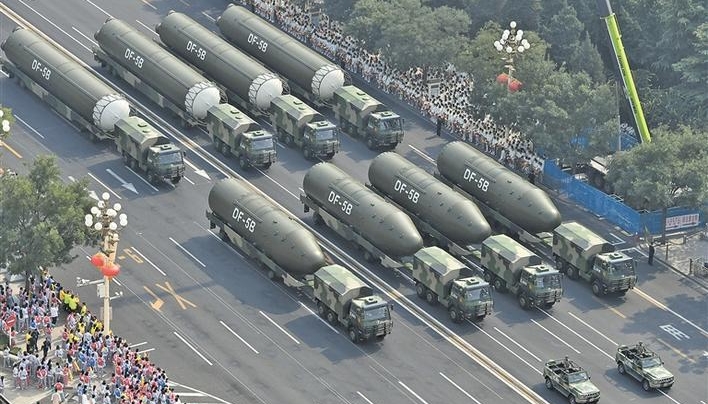 陕西车企高端装备亮相国庆阅兵式