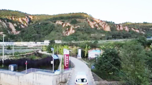 《涌动乡间的暖流》