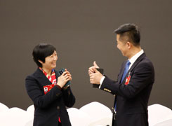 【各界·视角】联组讨论现场 气氛热烈