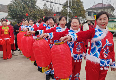 【新春走基层】惠民演出送上门 群众乐享“文化餐”
